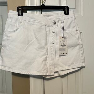 Zara White Denim Shorts  button flap with zipper NWT